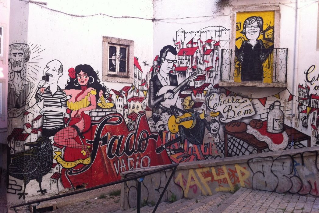 lisbon-alfama lisbon-alfama