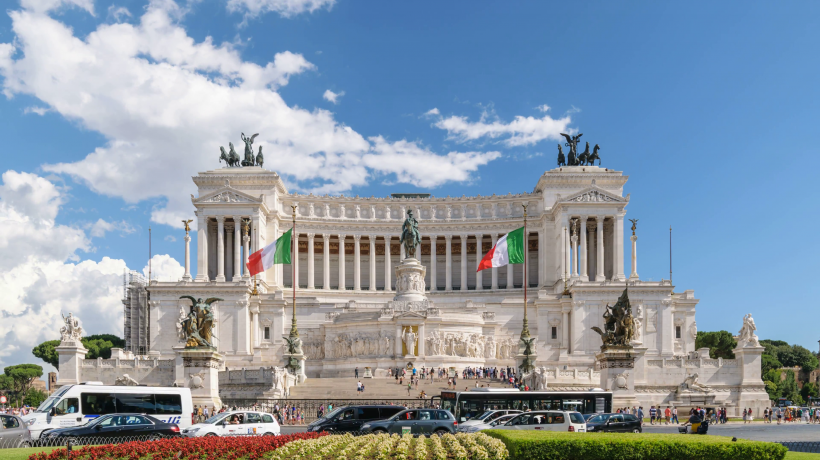 time-lapse-at-piazza-venezia-rome-italy_stsc8e0e__F0000 time-lapse-at-piazza-venezia-rome-italy_stsc8e0e__F0000